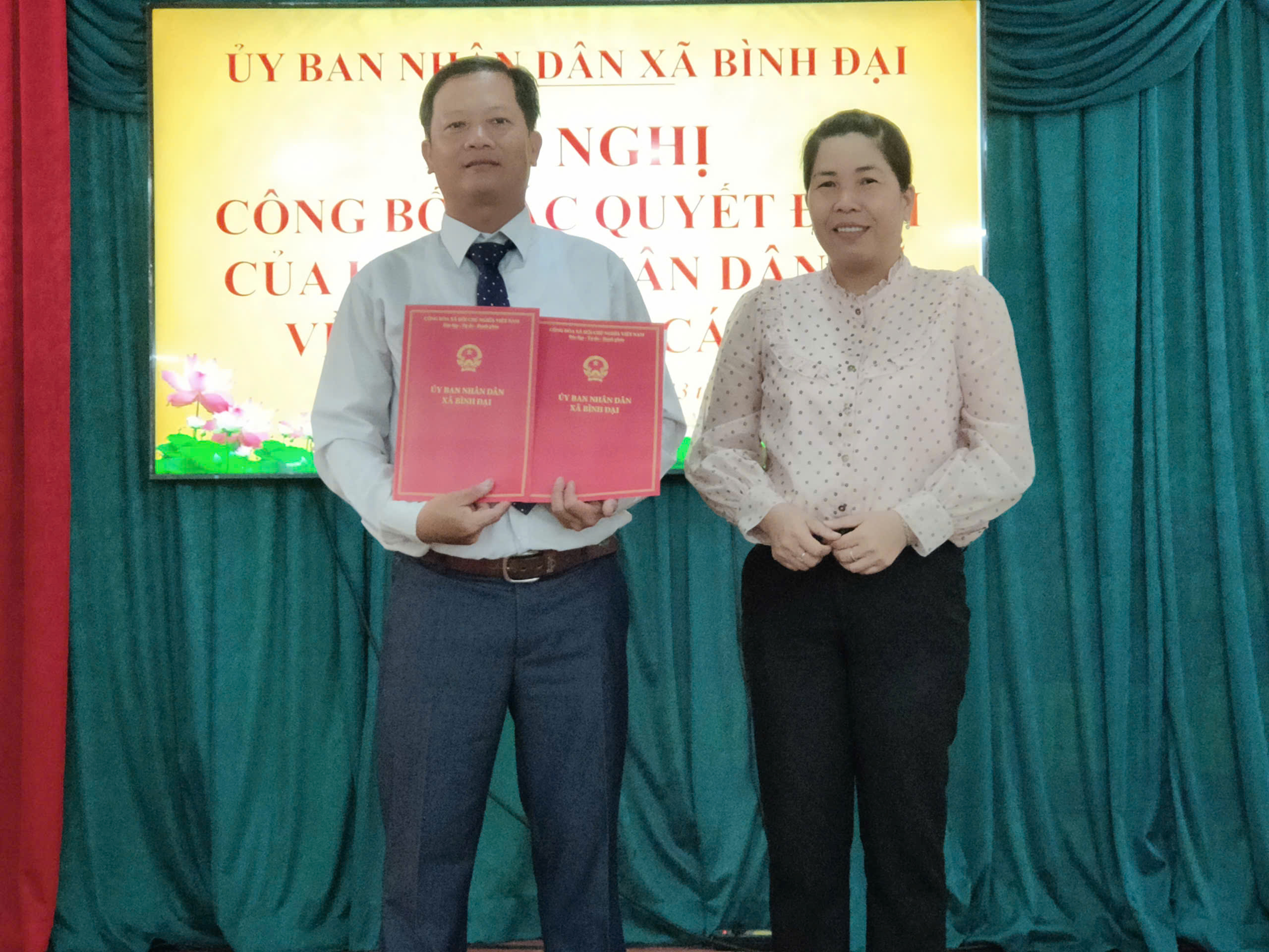 Ủy ban nhân dân xã Bình Đại tổ chức hội nghị công bố quyết định thành lập Trạm y tế xã Bình Đại và bổ nhiệm viên chức lãnh đạo quản lý