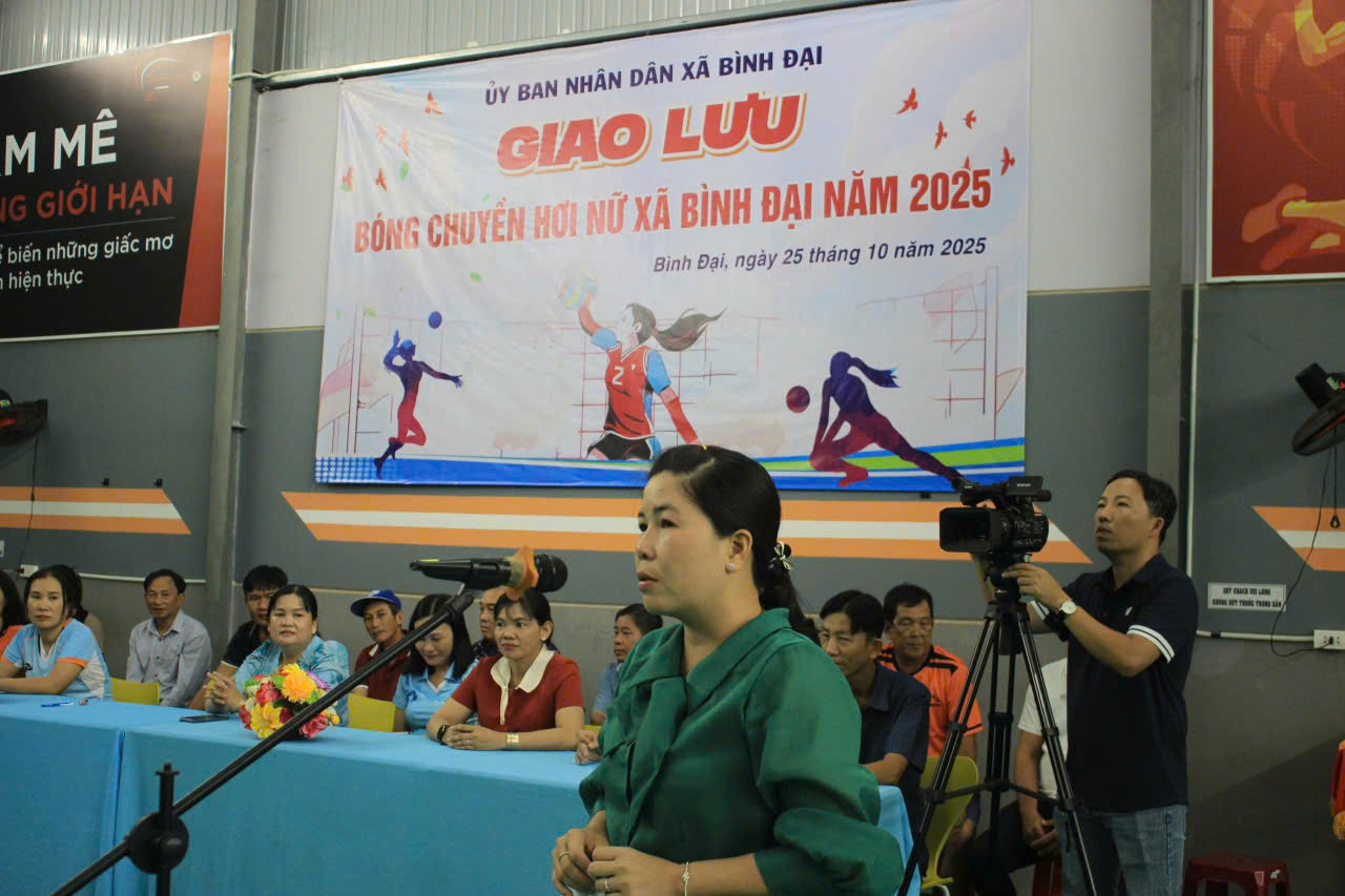 Xã Bình Đại tổ chức giải bóng chuyền hơi nữ năm 2025

