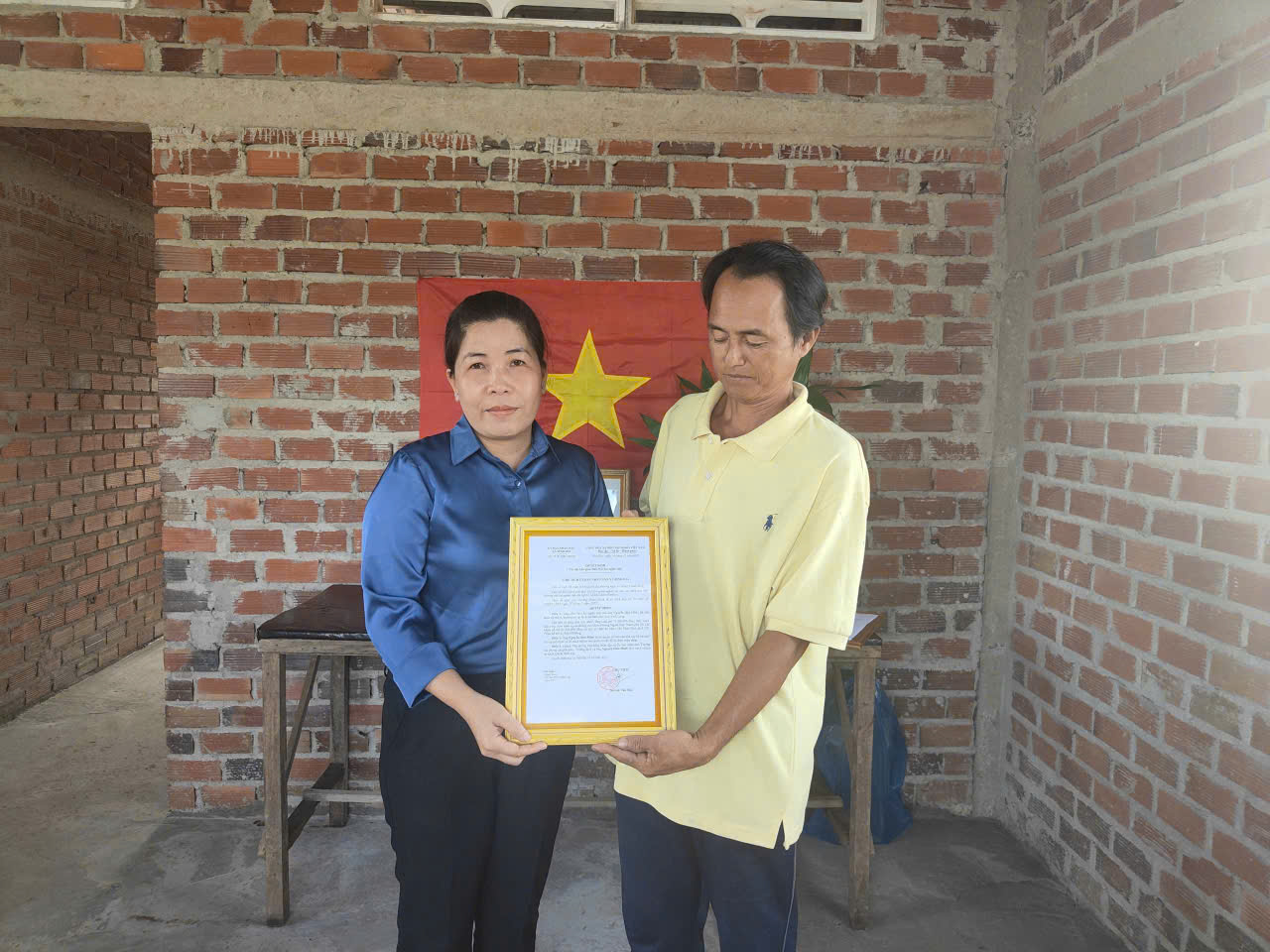 Xã Bình Đại tổ chức trao tặng mái ấm nghĩa tình