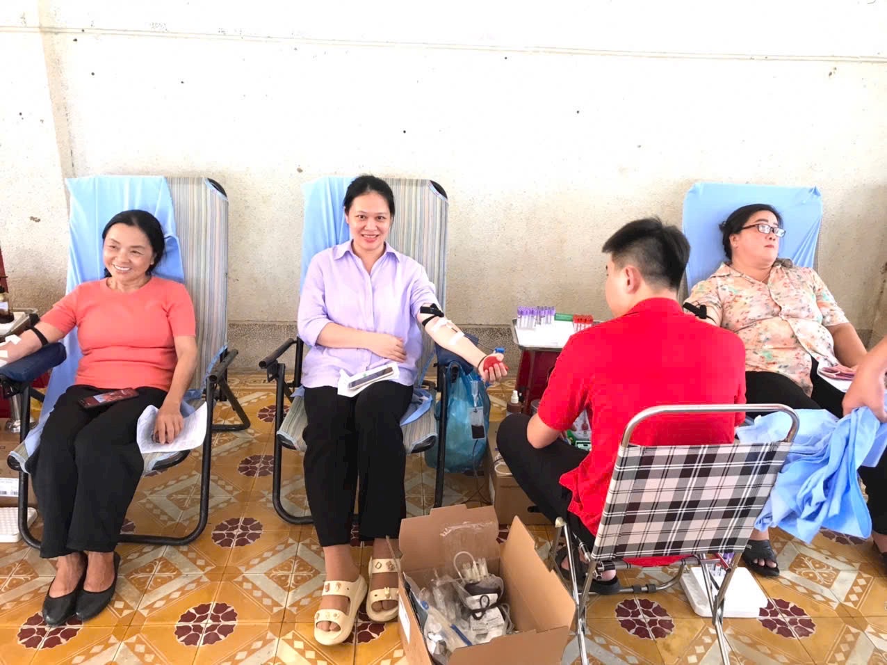 Trong nhiệm kỳ qua Công tác tuyên truyền, vận động hiến máu tình nguyện của Hội chữ thập đỏ xã Bình Đại được triển khai  ngày càng sâu rộng , đáp ứng tốt hơn nhu cầu về máu phục vụ cấp cứu và điều trị cho người dân