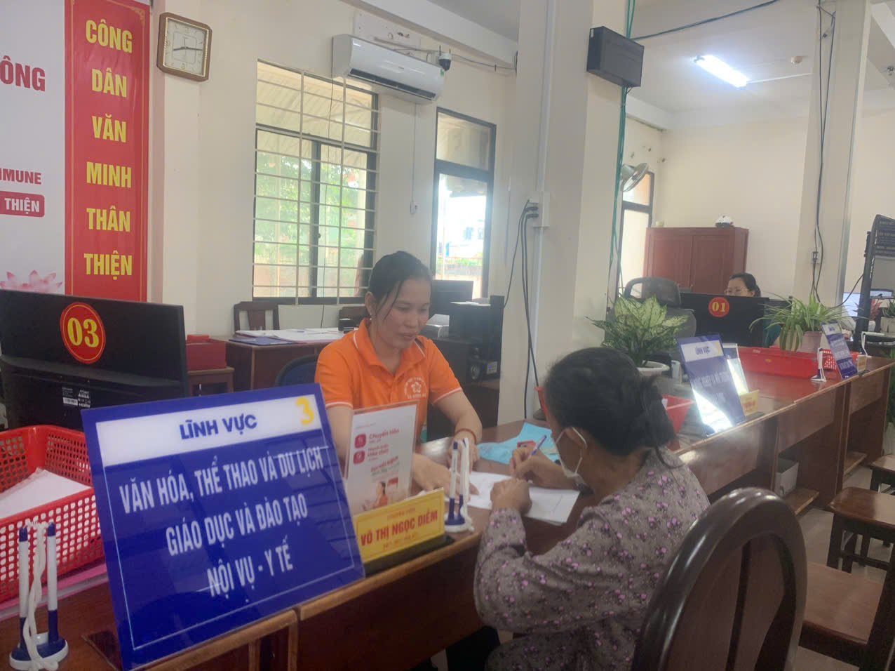 Trung tâm Phục vụ Hành chính công xã Bình Đại giải quyết trước hạn nhiều hồ sơ thủ tục hành chính